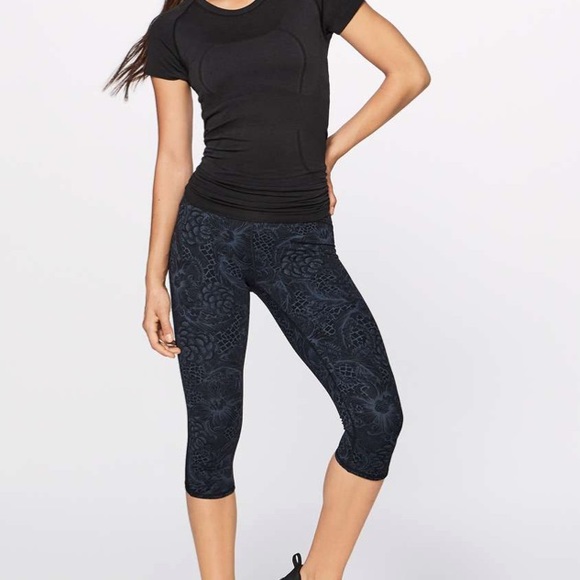 lululemon athletica Pants - Lululemon Train Times Crop 17" Nouveau Mach 4